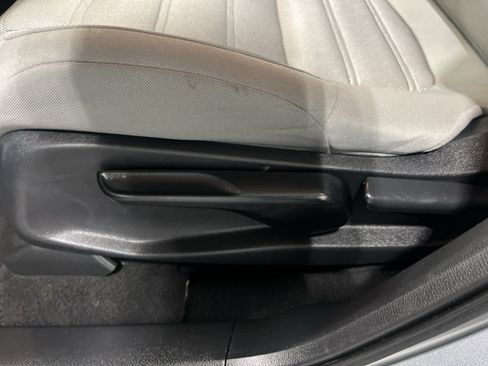 Used 2020 Honda CR-V LX image 29