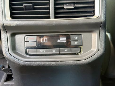 Used 2024 Volkswagen Atlas SE image 20