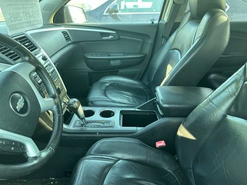 Used 2009 Chevrolet Traverse LT AWD/4WD image 9