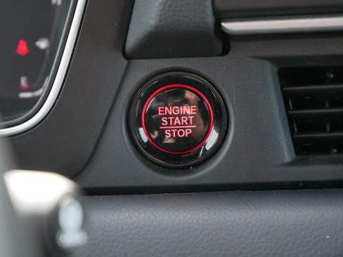 Certified 2025 Honda Pilot Black Edition image 27