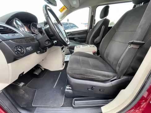 Used 2012 Chrysler Town & Country Touring w/ Entertainment Group #1 image 12