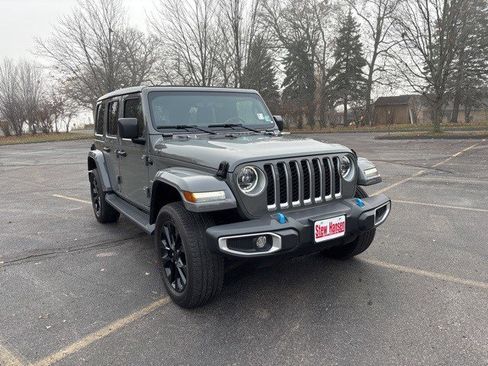 Used 2023 Jeep Wrangler Sahara w/ Cold Weather Group image 8