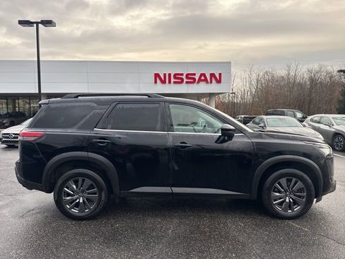 Certified 2023 Nissan Pathfinder SV image 8