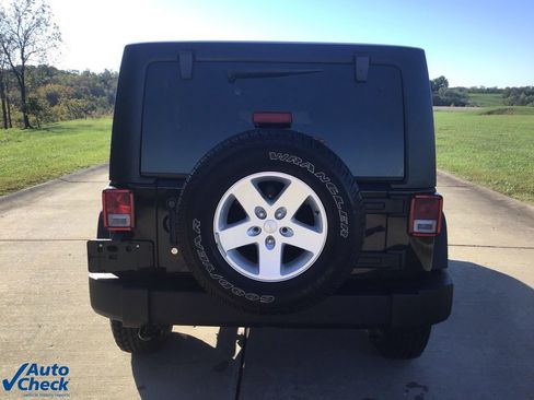 Used 2018 Jeep Wrangler Unlimited Sport S image 4