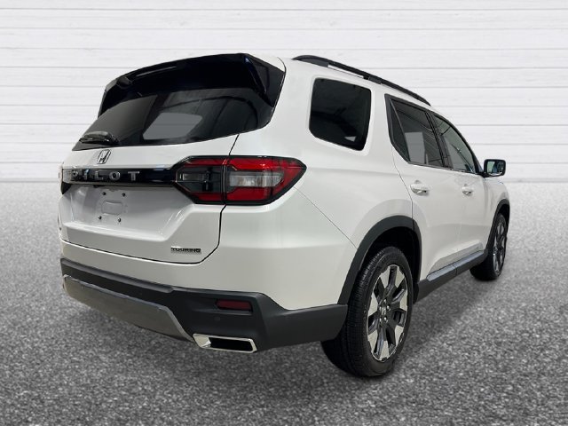 New 2026 Honda Pilot Touring image 5