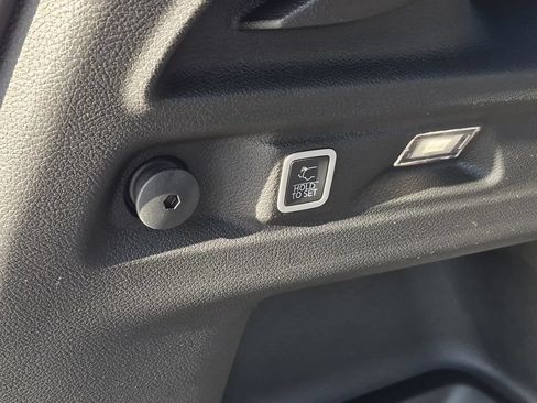 New 2026 Jeep Grand Cherokee L 2WD image 9