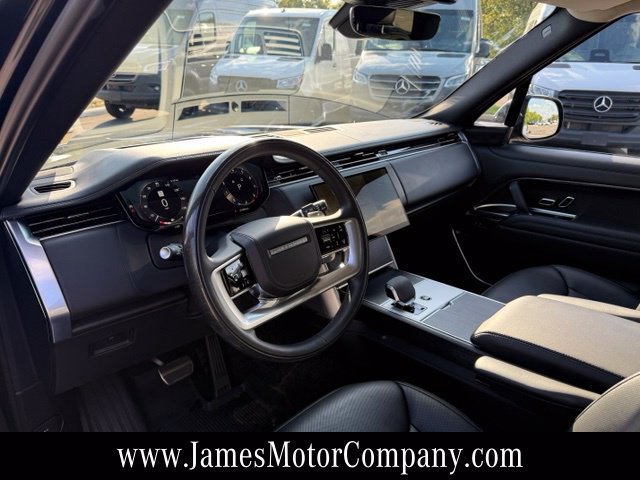 Used 2025 Land Rover Range Rover Long Wheelbase SE AWD/4WD image 9