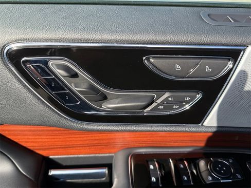 Used 2023 Lincoln Navigator Reserve image 10