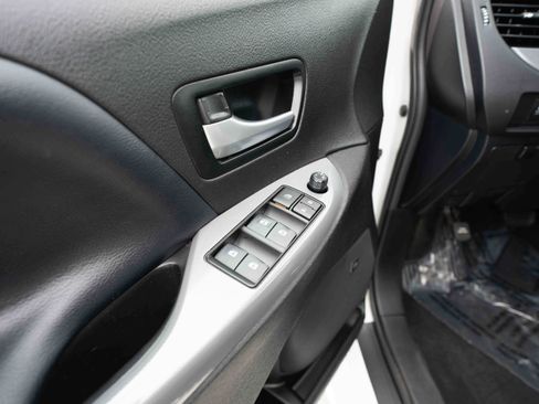 Used 2019 Toyota Sienna SE w/ SE Preferred Package AWD/4WD image 7