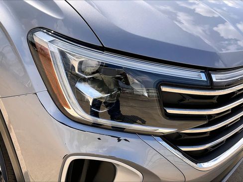 Used 2024 Volkswagen Atlas SE image 29