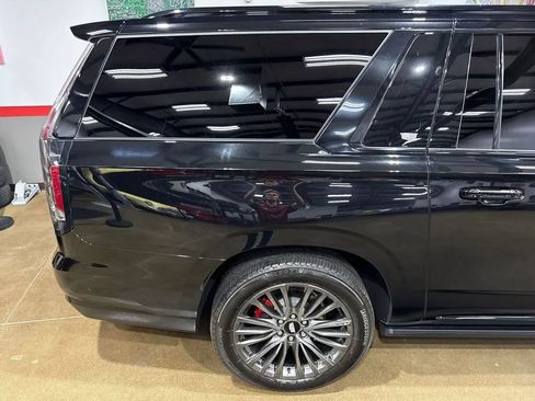 Used 2023 Cadillac Escalade ESV V AWD/4WD image 46