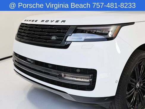 Used 2025 Land Rover Range Rover SE AWD/4WD image 9