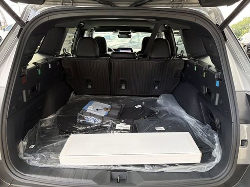 New 2026 Subaru Outback Limited AWD/4WD image 11