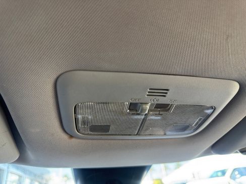 Used 2017 Toyota Corolla LE w/ Carpet Mat Package (TMS) FWD image 27