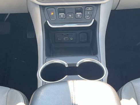 Used 2019 GMC Terrain SLT w/ Preferred Package FWD image 18
