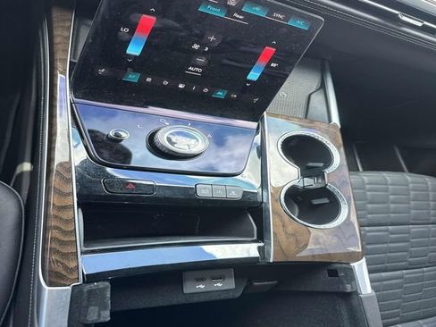 Used 2025 Cadillac Escalade Sport Platinum w/ LPO, ONYX Package AWD/4WD image 26