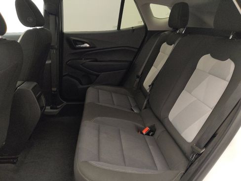 Used 2025 Chevrolet Trax LS FWD image 18