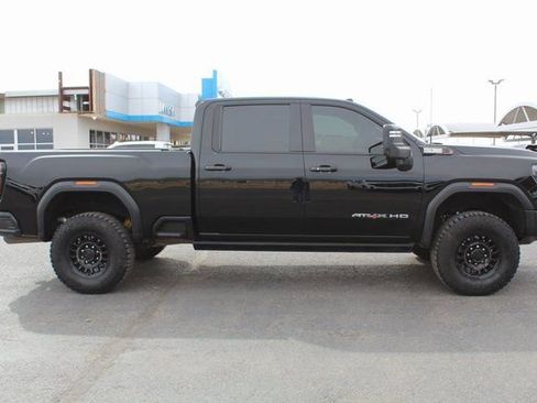 Used 2024 GMC Sierra 2500 AT4X w/ AT4X AEV Edition image 2