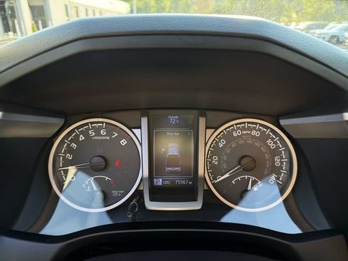 Used 2018 Toyota Tacoma SR5 AWD/4WD image 19