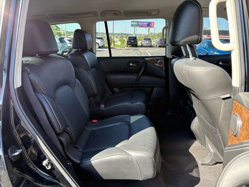 Used 2017 INFINITI QX80 4WD image 19