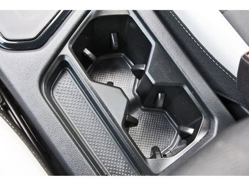 Used 2025 Volkswagen Taos SE image 32