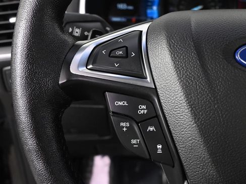 Used 2019 Ford Edge Titanium w/ Equipment Group 301A AWD/4WD image 33