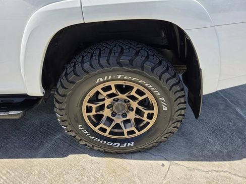 Used 2023 Toyota 4Runner 40th Anniversary SE AWD/4WD image 25