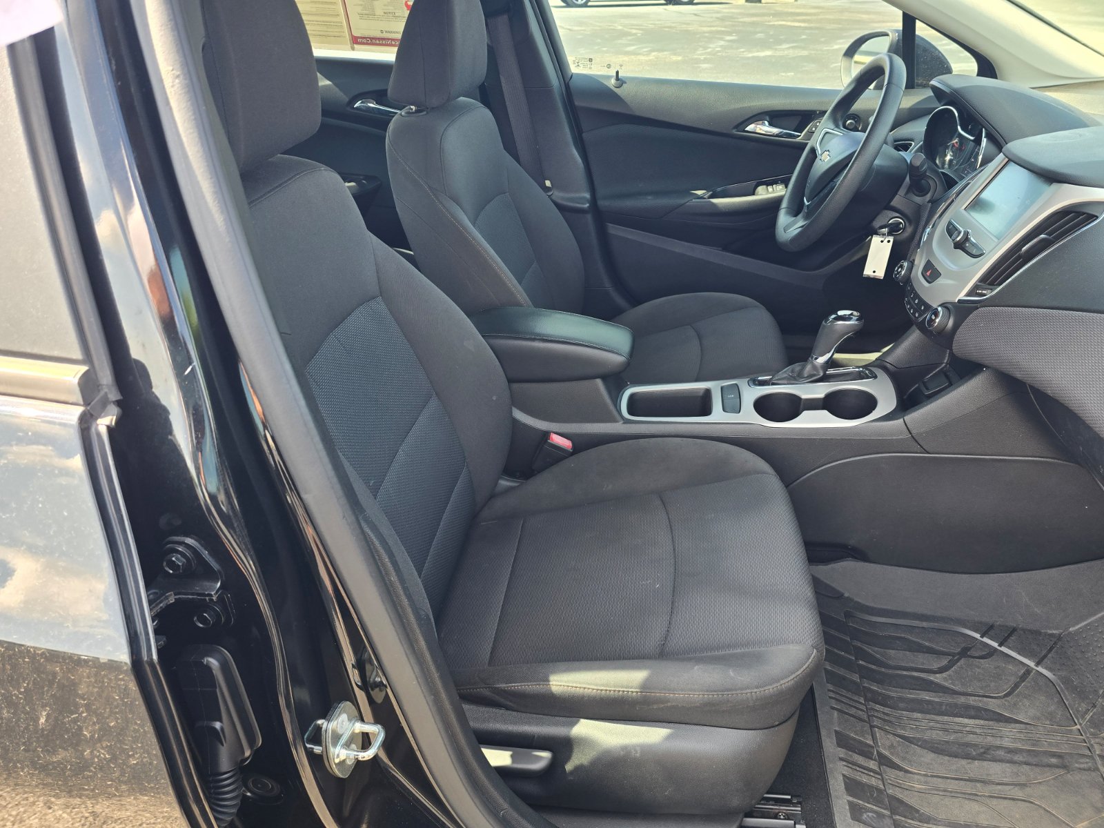 Used 2018 Chevrolet Cruze LS FWD image 14