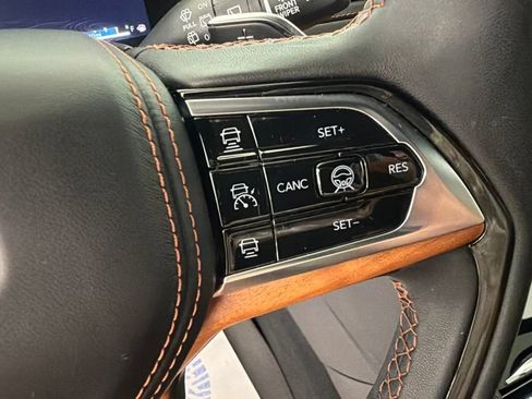 Used 2025 Jeep Grand Cherokee L Summit AWD/4WD image 29