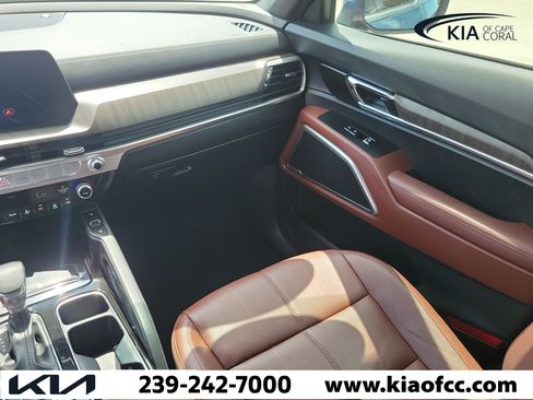 Certified 2023 Kia Telluride EX w/ EX Captain's Chair Package AWD/4WD image 18
