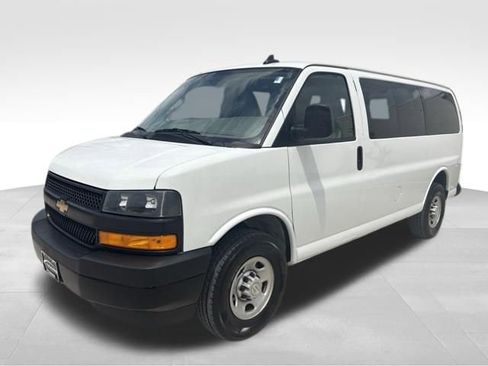 Used 2023 Chevrolet Express 3500 LS RWD image 4