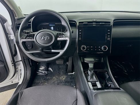 Used 2024 Hyundai Tucson SE image 16