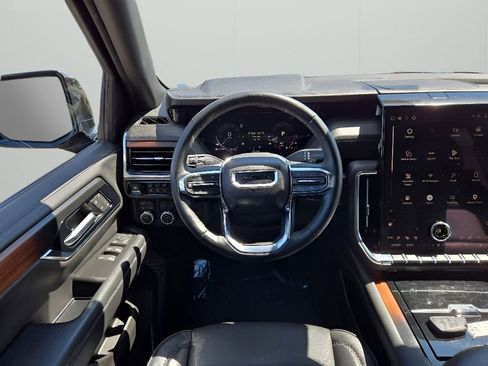 Used 2025 GMC Yukon Denali AWD/4WD image 24