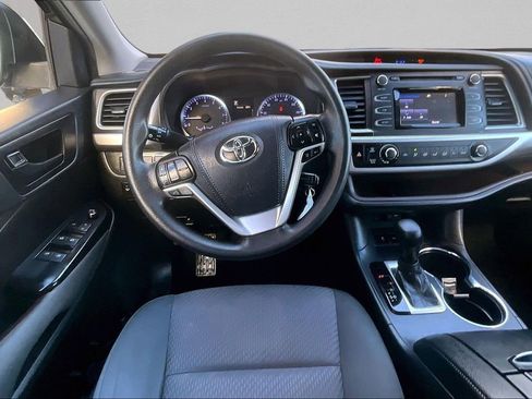 Used 2019 Toyota Highlander LE image 7