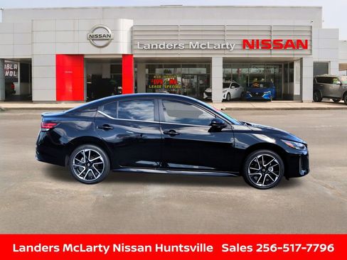Used 2025 Nissan Sentra SR image 2