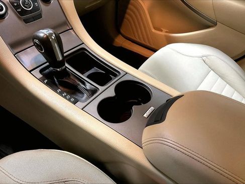 Used 2018 Ford Taurus SE FWD image 17