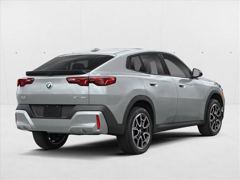 New 2026 BMW X2 xDrive28i AWD/4WD image 2