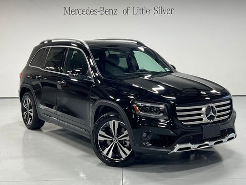 Used 2025 Mercedes-Benz GLB 250 4MATIC image 8