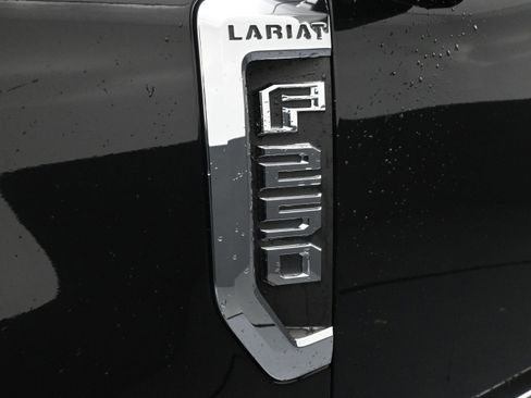 Used 2017 Ford F250 Lariat w/ Lariat Value Package AWD/4WD image 12