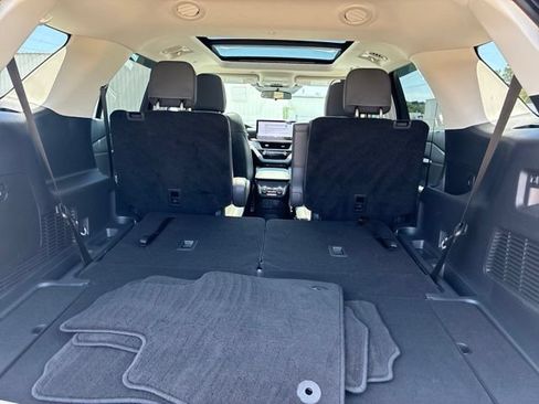 Used 2025 Ford Explorer Active w/ Active Comfort Package AWD/4WD image 17