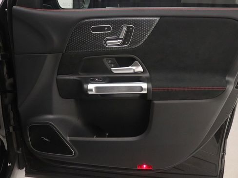 Certified 2025 Mercedes-Benz GLB 250 image 24