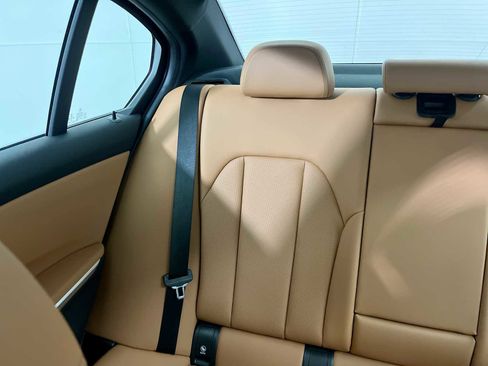 Used 2022 BMW 330e xDrive w/ Premium Package image 12