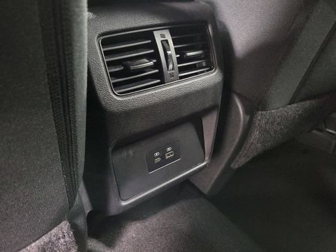 Used 2023 Nissan Rogue SV AWD/4WD image 30