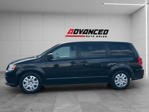Used 2019 Dodge Grand Caravan SE w/ UConnect Hands-Free Group image 7