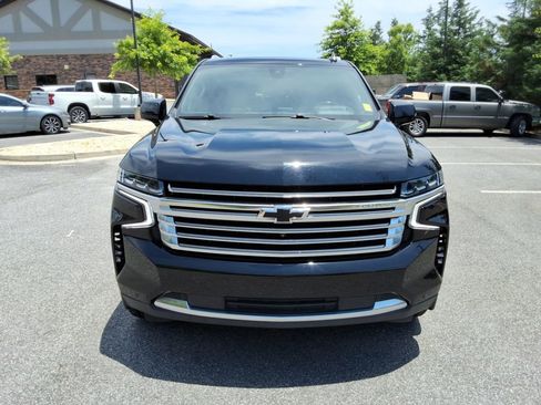 Used 2021 Chevrolet Tahoe High Country w/ Premium Package AWD/4WD image 2