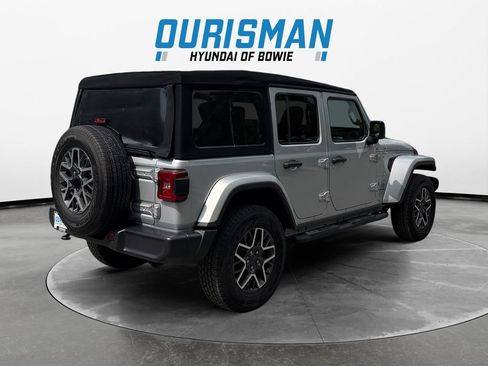 Used 2024 Jeep Wrangler Unlimited Sahara AWD/4WD image 6