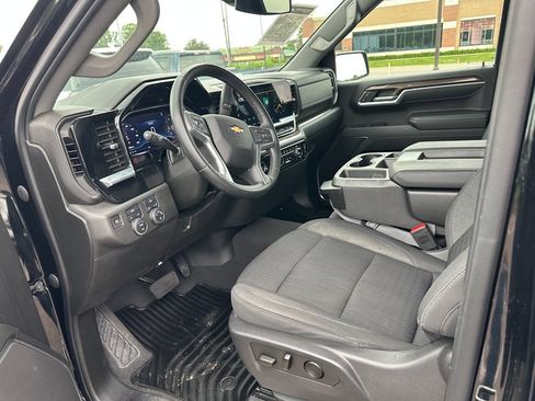 Used 2023 Chevrolet Silverado 1500 LT AWD/4WD image 13