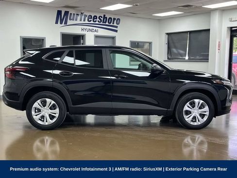 Used 2025 Chevrolet Trax LS FWD image 4