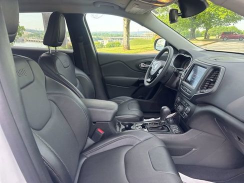 Used 2023 Jeep Cherokee Altitude Lux image 10