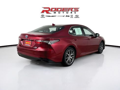 Certified 2022 Toyota Camry XLE w/ Navigation Upgrade Package FWD image 13